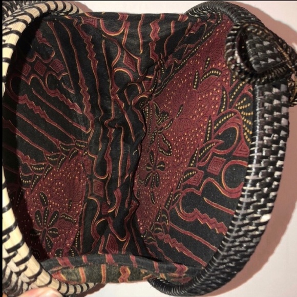 Circular Rattan Bag Handmade In Bali Leather Straps - Picture 5 of 6